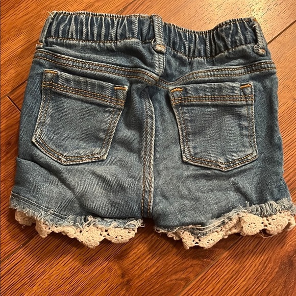 Old Navy Toddler Denim Shorts with Lace Trim - Picture 2 of 3